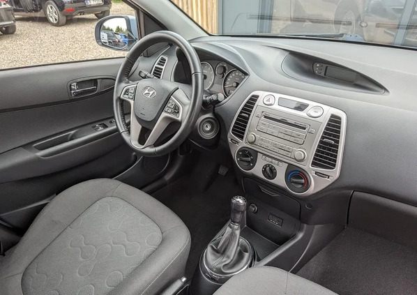 Hyundai i20 cena 16500 przebieg: 218280, rok produkcji 2012 z Stepnica małe 154